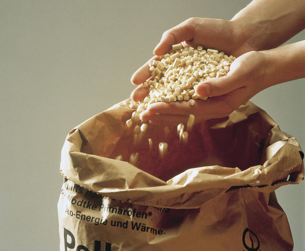 Holzpellets aus Restholz und Spänen 