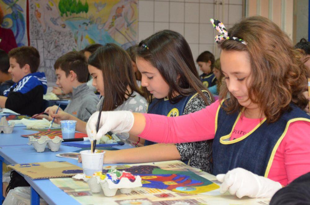 Kreatives Arbeiten im Klassenzimmer ©  Parlament der Fische