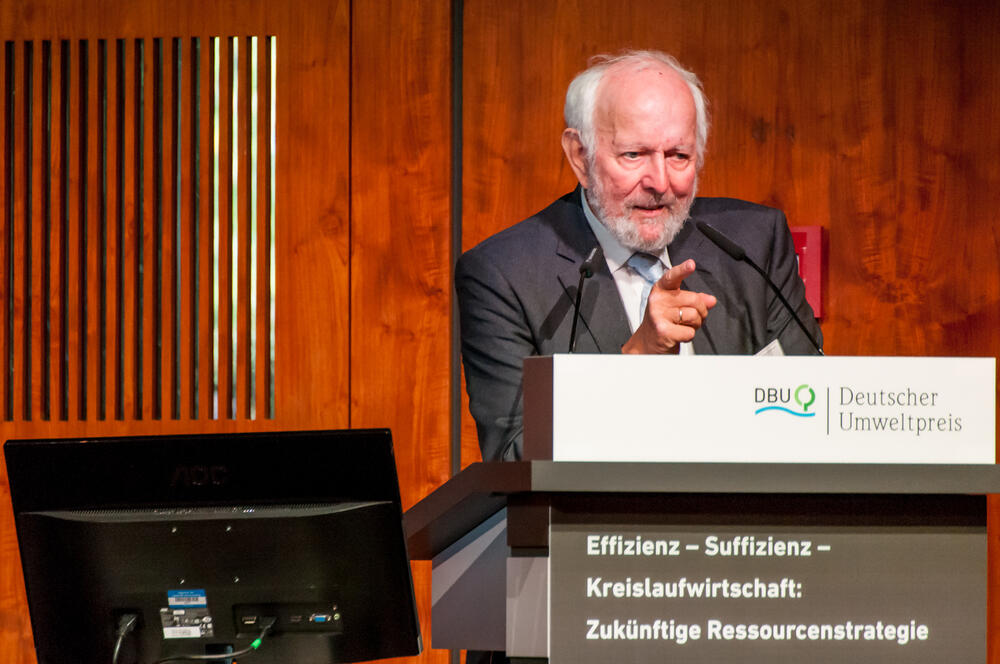 Prof. Dr. Ernst-Ulrich Weizsäcker beim Symposium der Umweltpreisverleihung 2017 © DBU/Jan Rüter