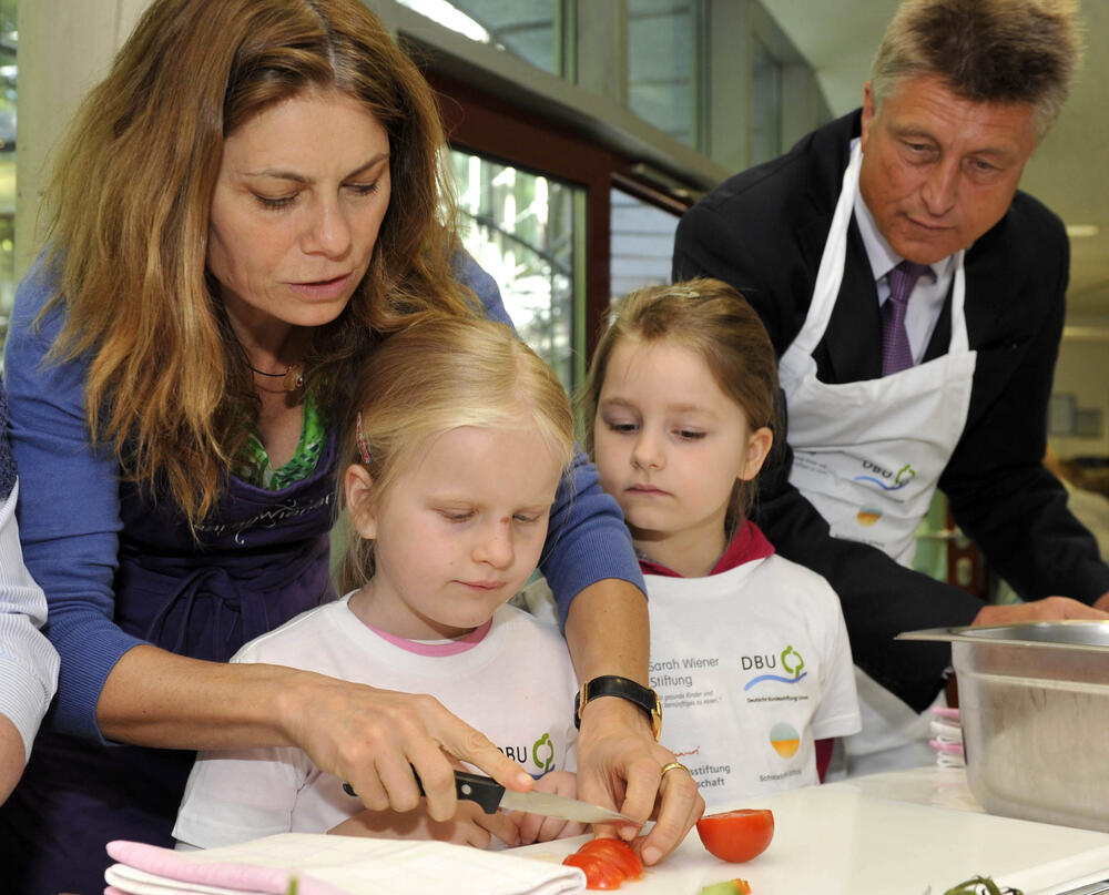 Wiener, Tomaten © DBU/Hermann Pentermann