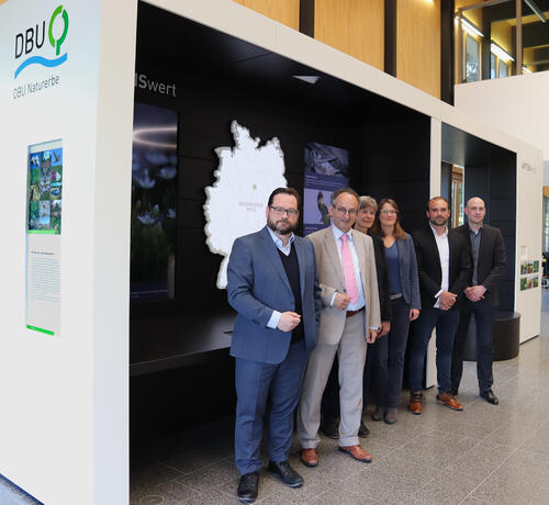 Naturerbeexponat Gruppenbild © Milch/DBU