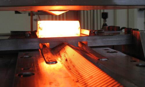 Im DBU-Projekt: Materialeffiziente Massivumformung durch Querkeilwalzen © Fachhochschule Südwestfalen/LFM