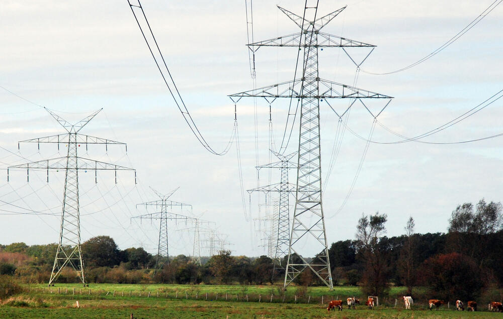 Stromtrasse &copy; piclease/Christof Martin