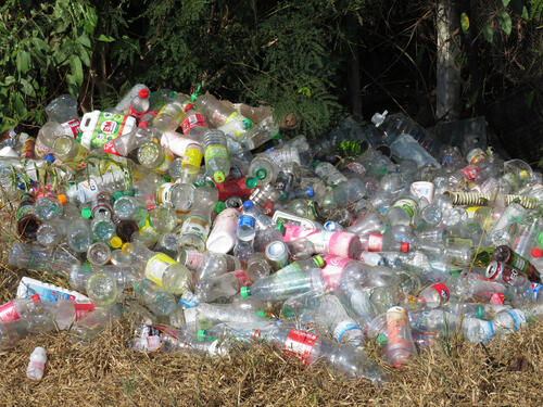 Müllberg Plastikflaschen © Franziska Göde/piclease