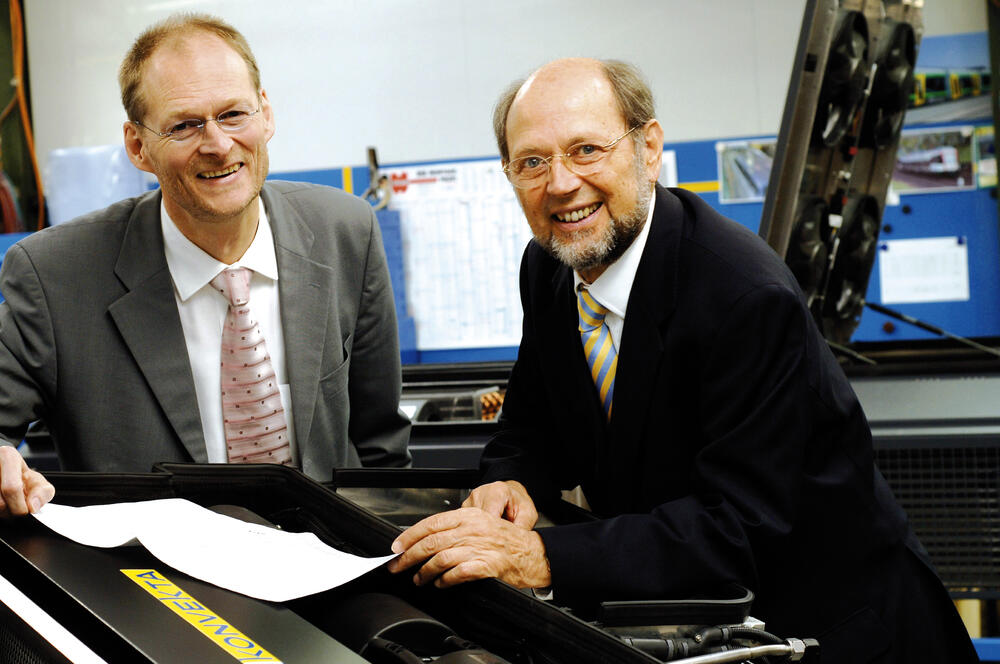 Prof. Dr. Jürgen Köhler (links) und Carl H. Schmitt 