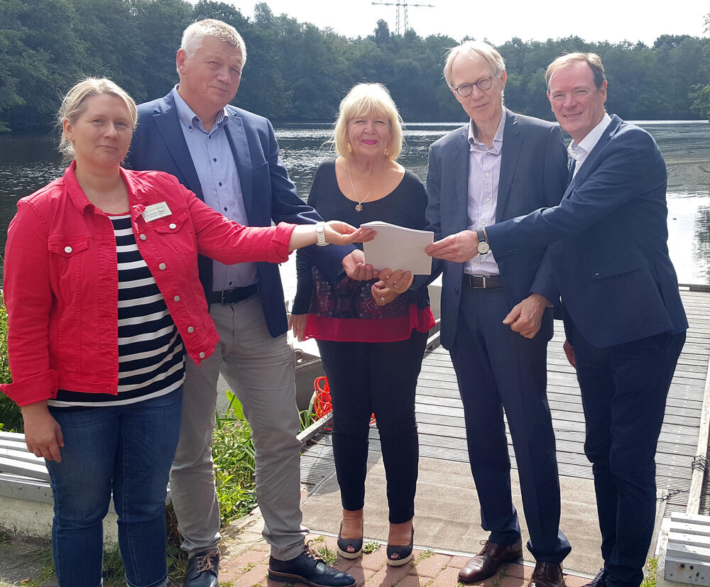 Bewilligungsübergabe AZ 35248 © Kristina Müller/Ems Zeitung