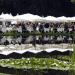Und die Sonne kam doch noch heraus: Das besondere Flair des Parks von Schloss Bellevue genossen die Gäste auf der Woche der Umwelt. 