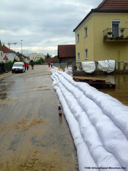 Sandschlauch-System © THW-Orstverband München-Ost