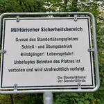 Sperrschilder auf der DBU-Naturerbefläche Drosselberg © Beatrix Schwarz/Bundesforst 