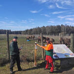 Aufstellen QR-Code Schilder © Bundesforstbetrieb Niedersachsen