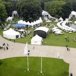 Blick vom Schloss Bellevue auf das Ausstellungsgelände der Woche der Umwelt. 