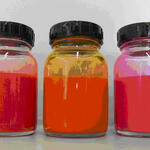 Mit Mikroreaktionstechnologie produzierte Farben 