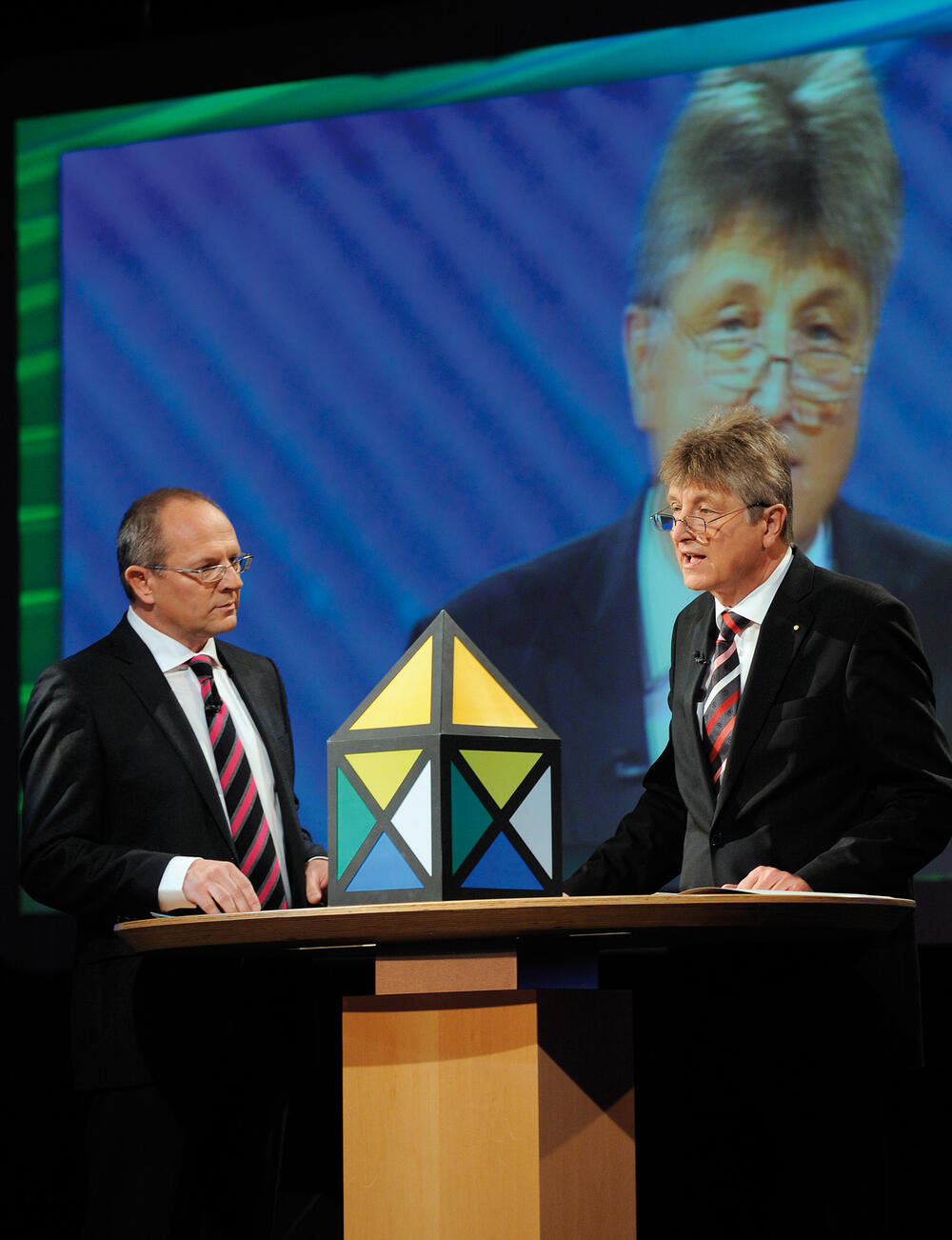 Fritz Brickwedde (rechts) stellte die Kampagne »Haus sanieren – profitieren!« vor. 