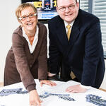 Dr. Carsten Bührer und Petra Bültmann-Steffin &copy; DBU/Marcel Näpel