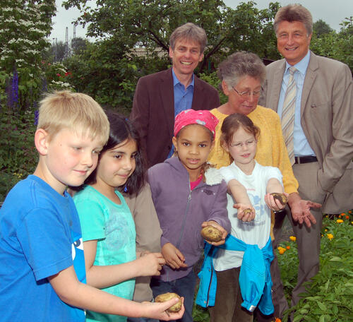 Bünte/Brickwedde/Schmidt und Kinder &copy; HelpAge