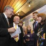Wettbewerbs-Teilnehmer beim Deutschen Umweltpreis mit Bundespräsident 