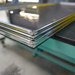 Das Xenon-4-Kammer-Isolierglas soll einen Wärmedurchgangskoeffizienten von 0,1 W/(m2K) erreichen und nur noch 40mm stark sein. &copy; Helmut Hachtel GmbH