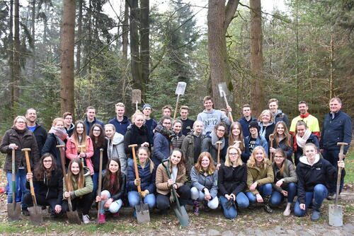 Baumpflanzaktion Angelaschule Dammer Berge © Susanne Reinartz