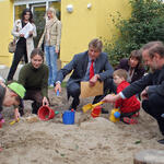 Bewilligungsübergabe Boden-Koffer 