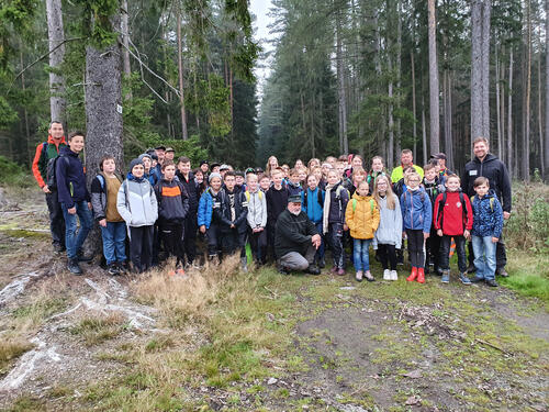 Baumpflanzaktion Schulklassen &copy; Michael Diekamp/DBU Naturerbe