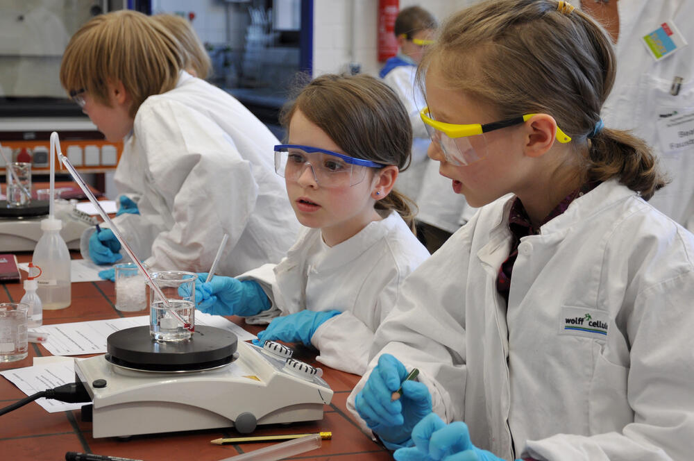 neue Experimente für Nachwuchskräfte 