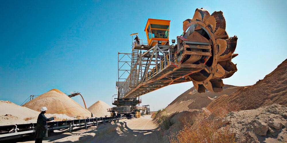 Phosphate mining in Morocco © Michael Link