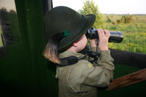 Junge auf Hochsitz &copy; Kühn, Max/piclease
