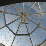 Herbstlaub auf dem Lichtschacht am DBU-Gebäude  © DBU, Christine Busch