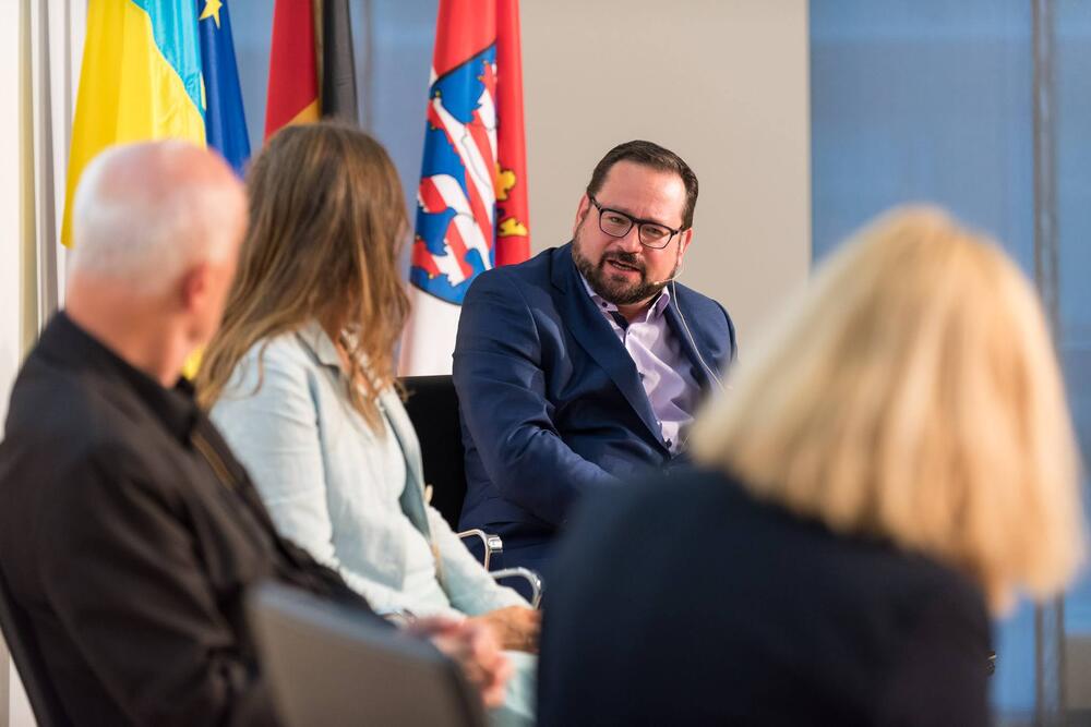 DBU-Generalsekretär Alexander Bonde im Gespräch © Eric Berghen