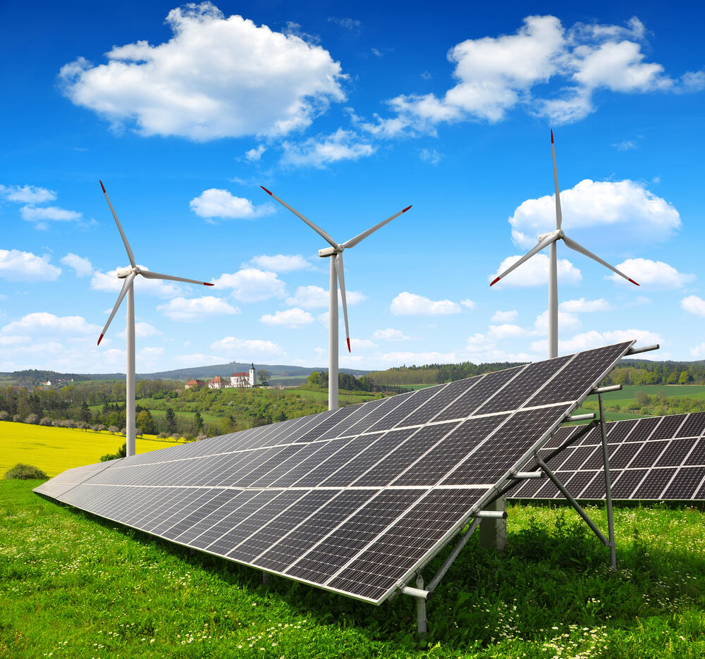 Energy transition - wind turbines, solar power © vencav - Fotolia.com
