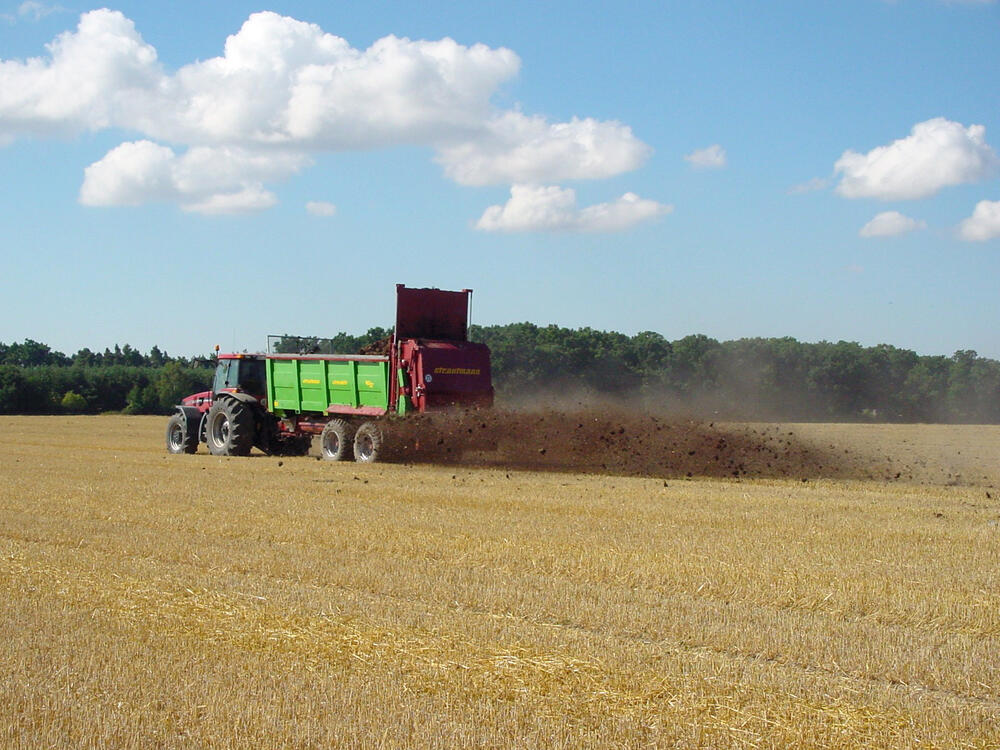 Trecker am Düngen 