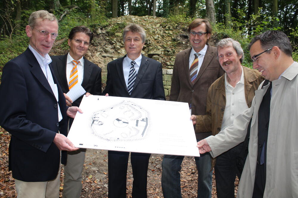 Übergabe Bewilligung Holter Burg 