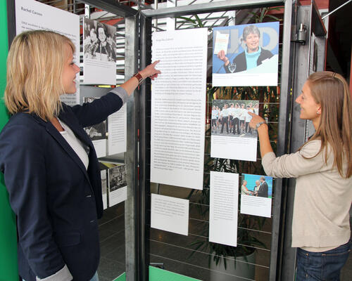 Ausstellung Frauen im Umweltschutz in DBU 