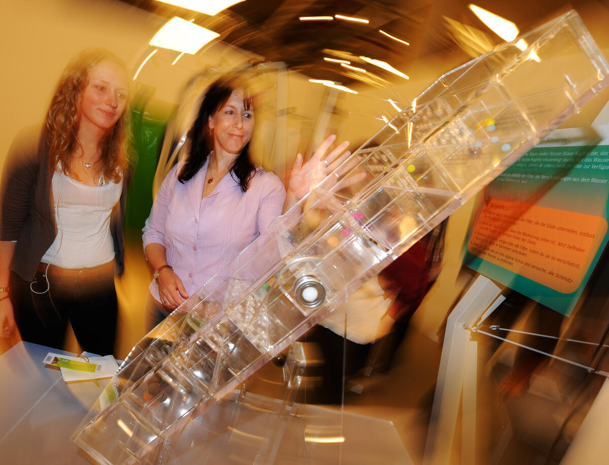 Eröffnung »T-Shirts, Tüten und Tenside – die Ausstellung zur Nachhaltigen Chemie« 