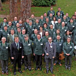 Grün wie ihre Aufgabe: 50 Mitarbeiter der Sparte Bundesforst zu Gast bei der DBU. 