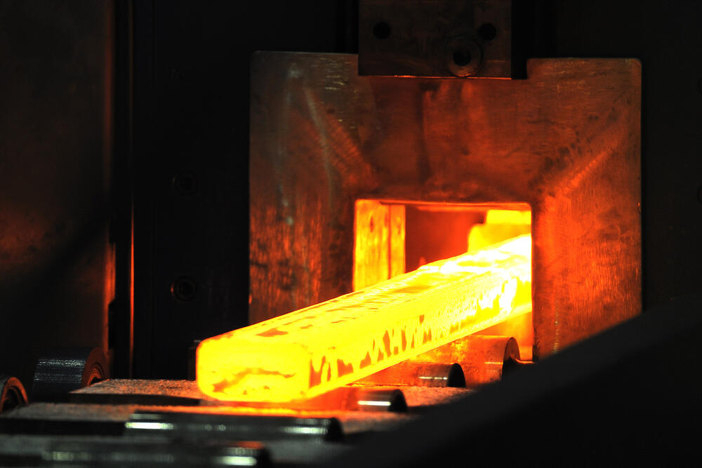 Erhitztes Metall &copy; Schomäcker Federnwerk GmbH 2011