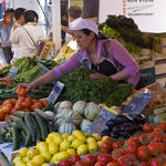 Marktstand mit Gemüse &copy; Andreas Lettow/ piclease