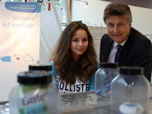 T-Shirts, Tüten, Ein Millionste Besucherin aller DBU Ausstellungen 