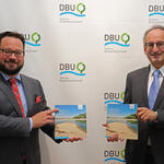 DBU-Generalsekretär Alexander Bonde (l.) und DBU-Finanzchef Michael Dittrich © Deutsche Bundesstiftung Umwelt