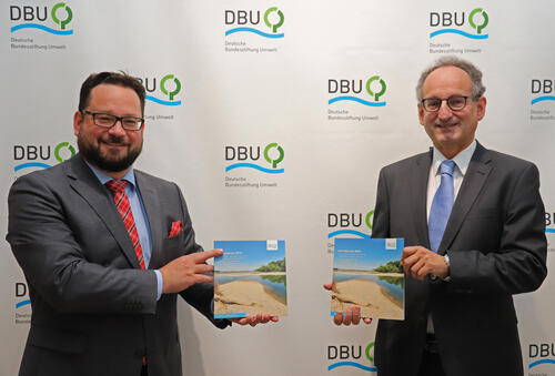 DBU-Generalsekretär Alexander Bonde (l.) und DBU-Finanzchef Michael Dittrich © Deutsche Bundesstiftung Umwelt