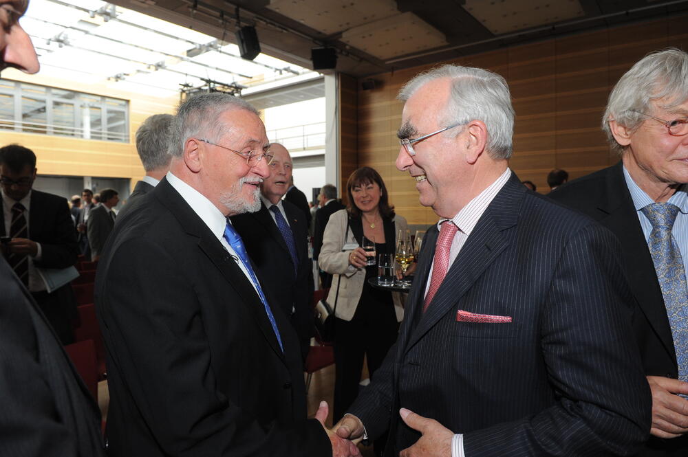 Hubert Weinzierl begrüßt Bundesfinanzminister a. D. Dr. Theo Waigel 