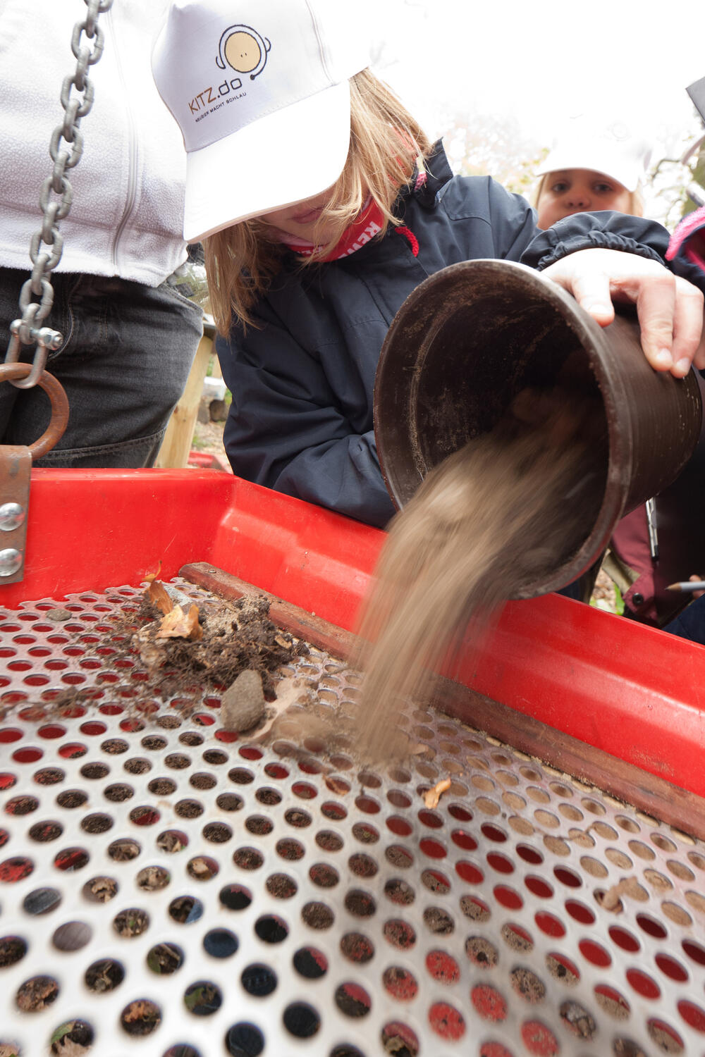Bodenforscher an der Siebstation 