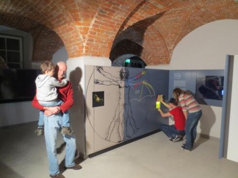 Interaktive Fledermaus-Ausstellung in den Kellergewölben des Grenzbahnhofs Bayerisch Eisenstein © Hartwig  Löfflmann
