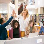 Projektziele sind unter anderem: Die Entwicklung von Unterrichtseinheiten, bei denen Lösungsansätze (statt Probleme) im Sinne ermutigender Fallbeispiele im Zentrum der Auseinandersetzung stehen.  © Canva/Campus Production