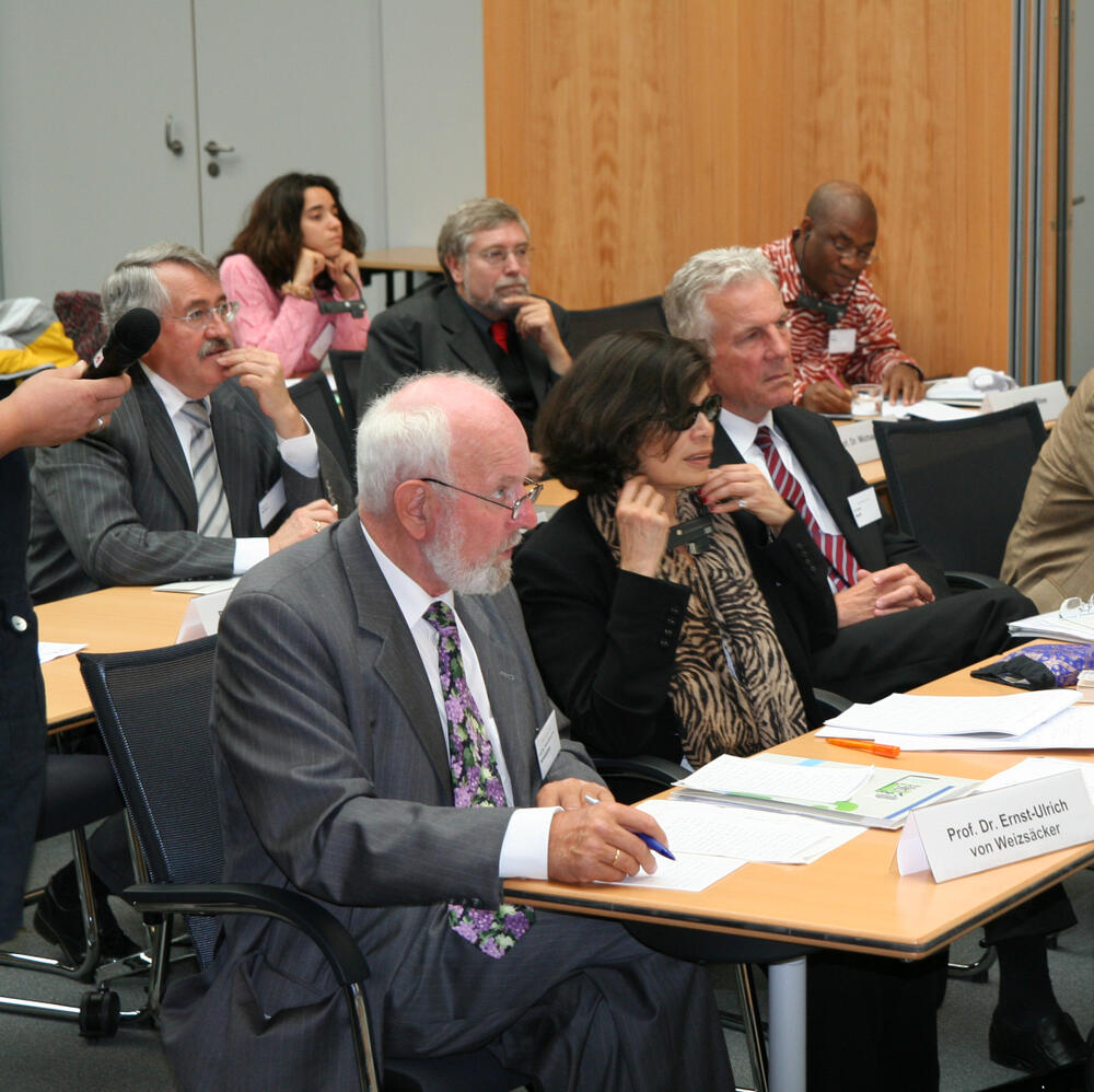 Prf. Dr. Ernst Ulrich von Weizsäcker, Bianca Jagger und andere 