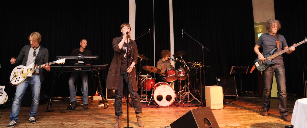 Die Band „Northern Star“ mit der ehemaligen DBU-Stipendiatin Sara Höweler 
