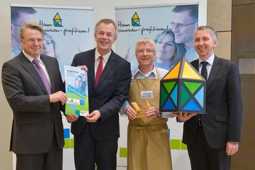 NRW Umweltminister Johannes Remmel Haus sanieren PR &copy; DBU/Thomas Götz