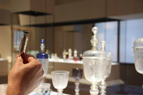 iAir-Testaufbau beim Einbau in einer Vitrine des Bayerischen Nationalmuseums © Dr. Elise Spiegel