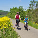 Mutter und Kind auf Rad © Fotolia - Henry Czauderna