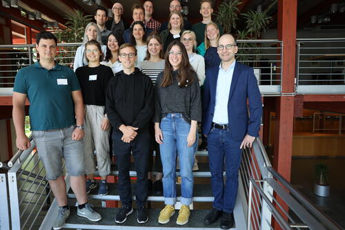 Gruppenfoto Präsenztreffen des Jahrgangs 2/2021 Juni 2022  © ZUK, Simon Bonhaus